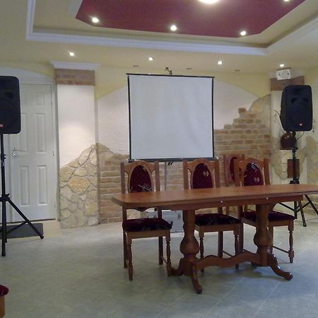 גיולה Central Apartman מראה חיצוני תמונה