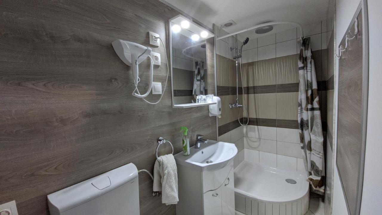 גיולה Central Apartman מראה חיצוני תמונה
