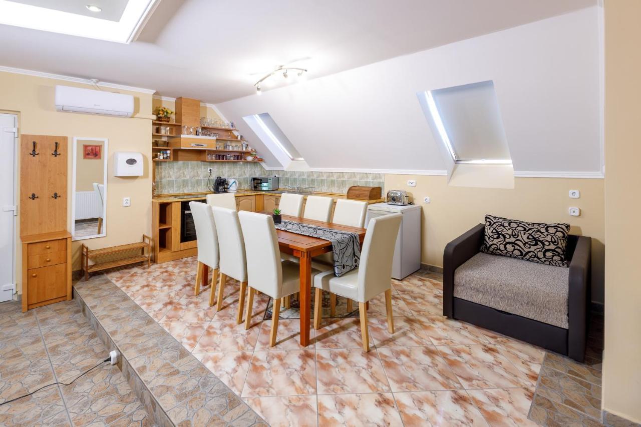 גיולה Central Apartman מראה חיצוני תמונה