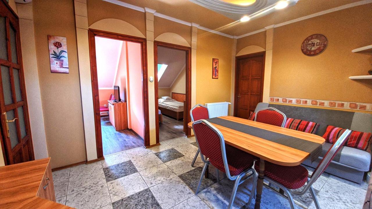 גיולה Central Apartman מראה חיצוני תמונה