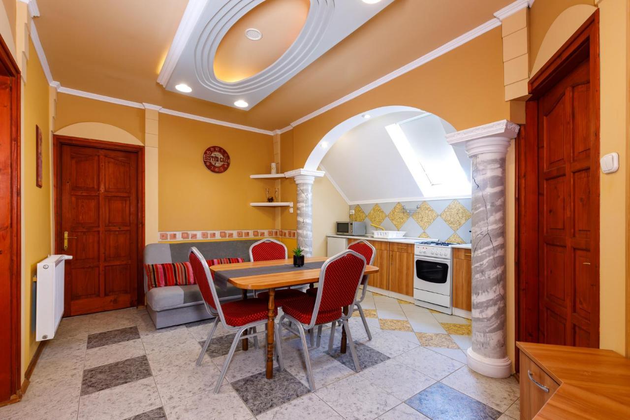 גיולה Central Apartman מראה חיצוני תמונה