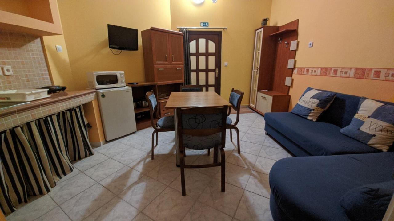 גיולה Central Apartman מראה חיצוני תמונה