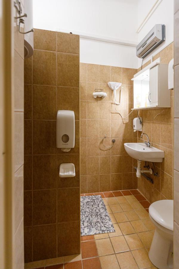 גיולה Central Apartman מראה חיצוני תמונה