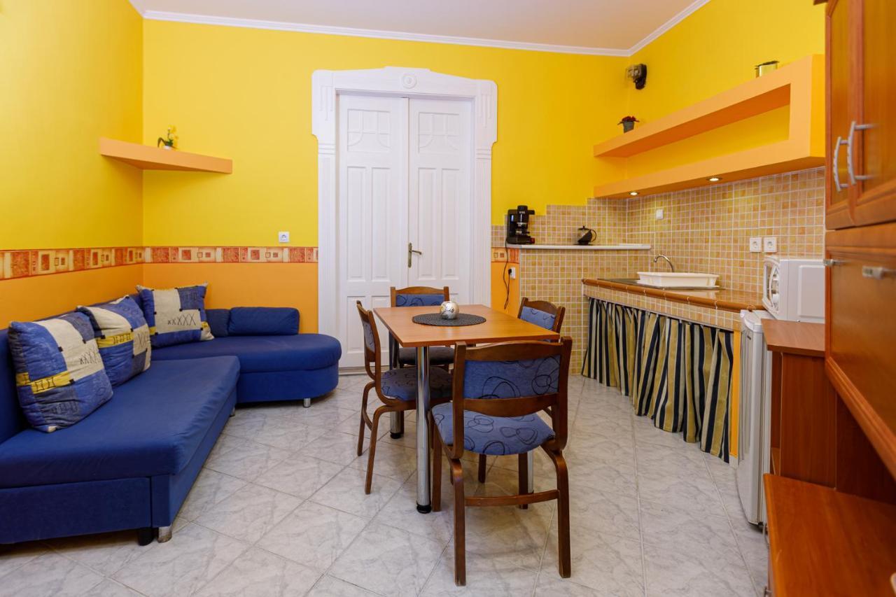 גיולה Central Apartman מראה חיצוני תמונה