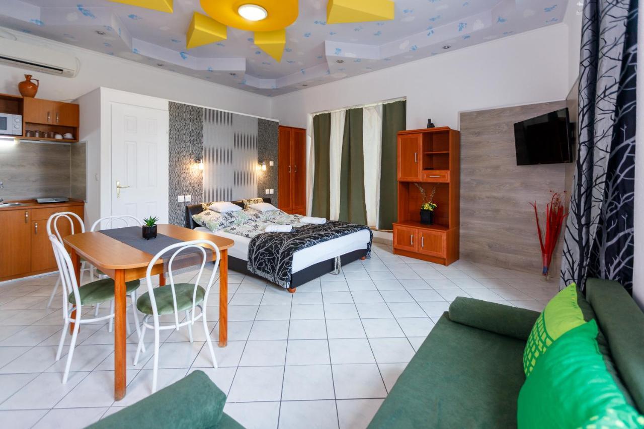 גיולה Central Apartman מראה חיצוני תמונה