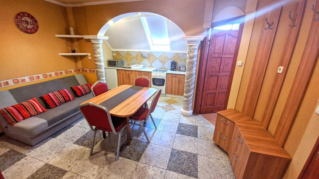 גיולה Central Apartman מראה חיצוני תמונה